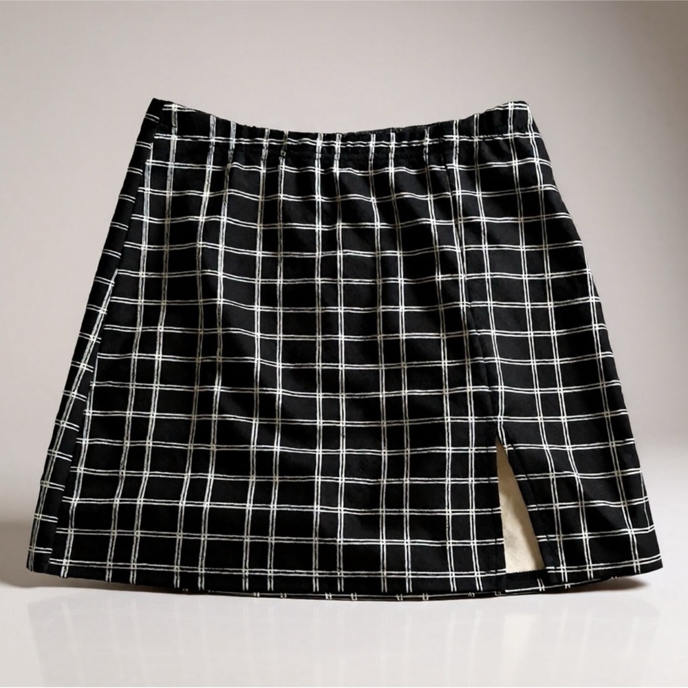 Shein size medium light weight skirt - Picture 2 of 3
